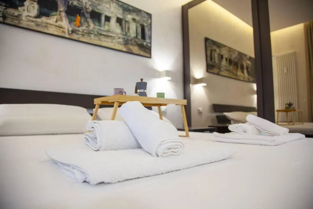 Rome Chic And Elegant Apartment Near Metro Station 0*,