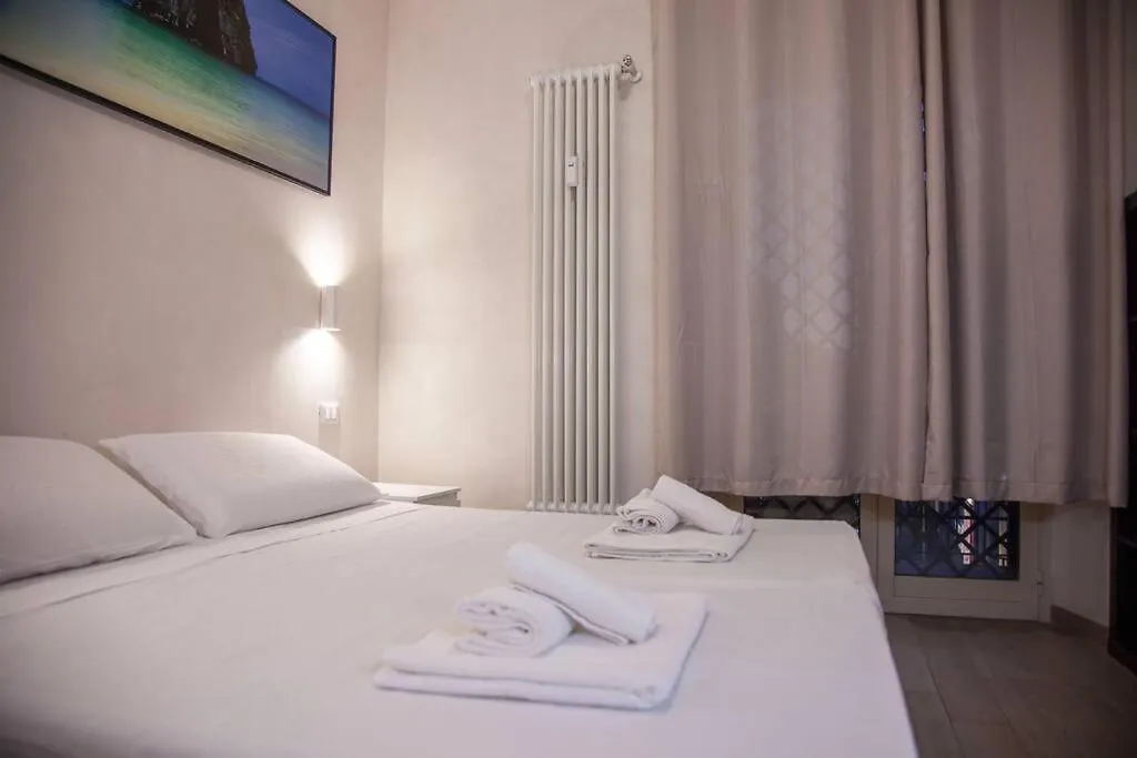 Rome Chic And Elegant Apartment Near Metro Station